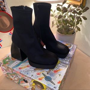 Jeffrey Campbell Dauphin Square Toe Boot size 7